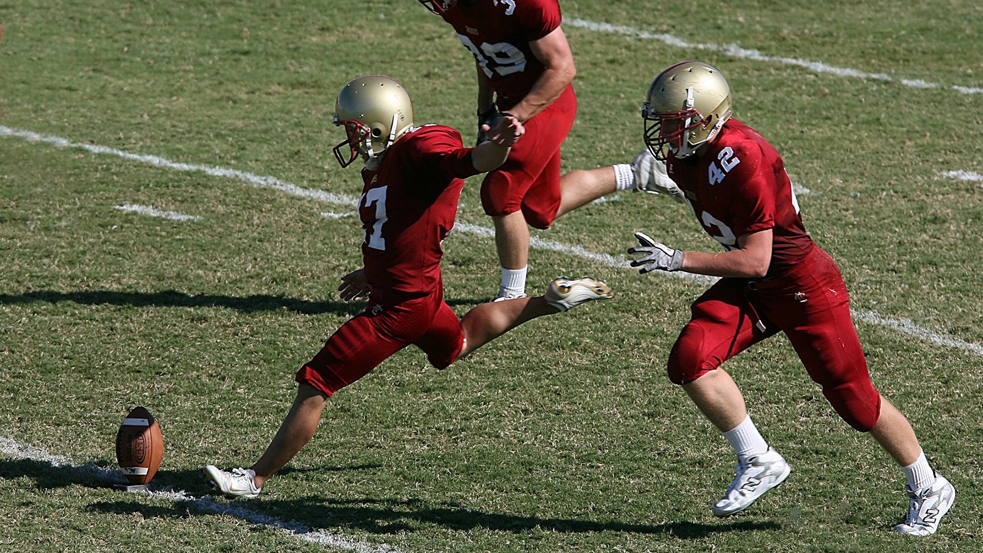 爱游戏 -苏炳添赛后谦逊发言登热搜，上海申花鏖战俄克拉荷马城雷霆引发热议